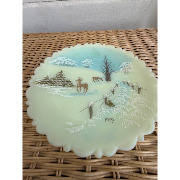 1979 Fenton Artist Jim Andrick "Nature's Christmas" Uranium Custard Satin Plate - Picture 2 of 13